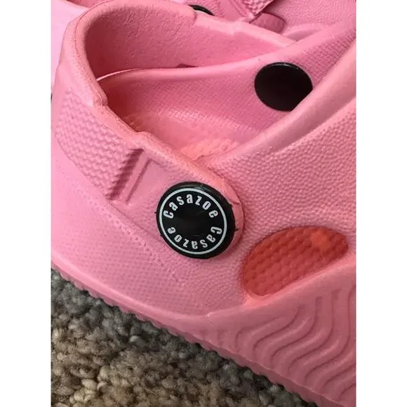 Kid's lightweight, comfortable, foam-based clog with a perforated design. Size 4 - Picture 3 of 3